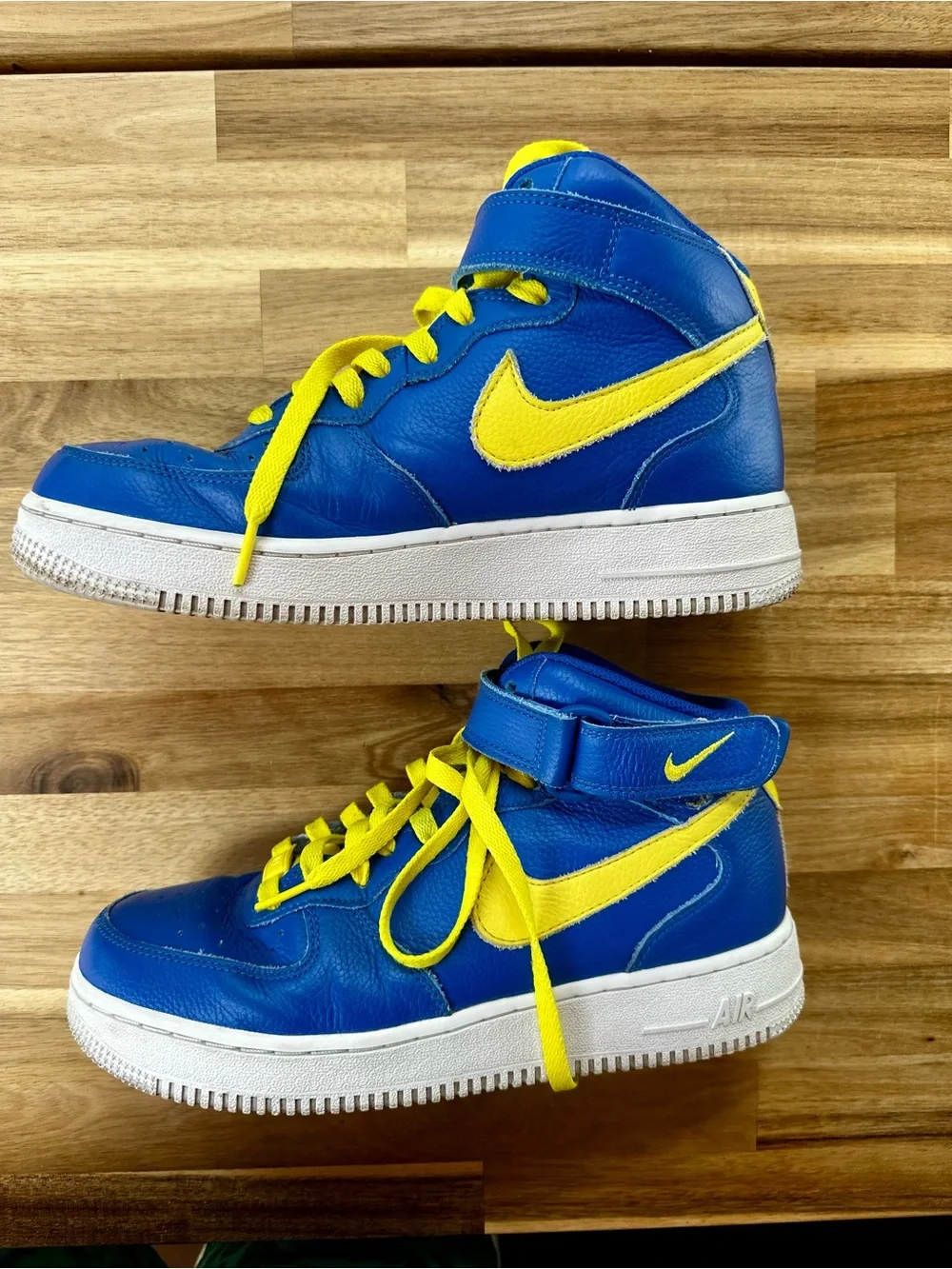 Nike vibrant blue
